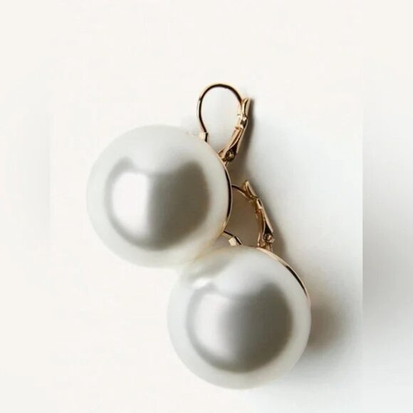 Zara large pearl earrings NWT ✨✨✨🔥 Elegant and classy - Picture 5 of 8